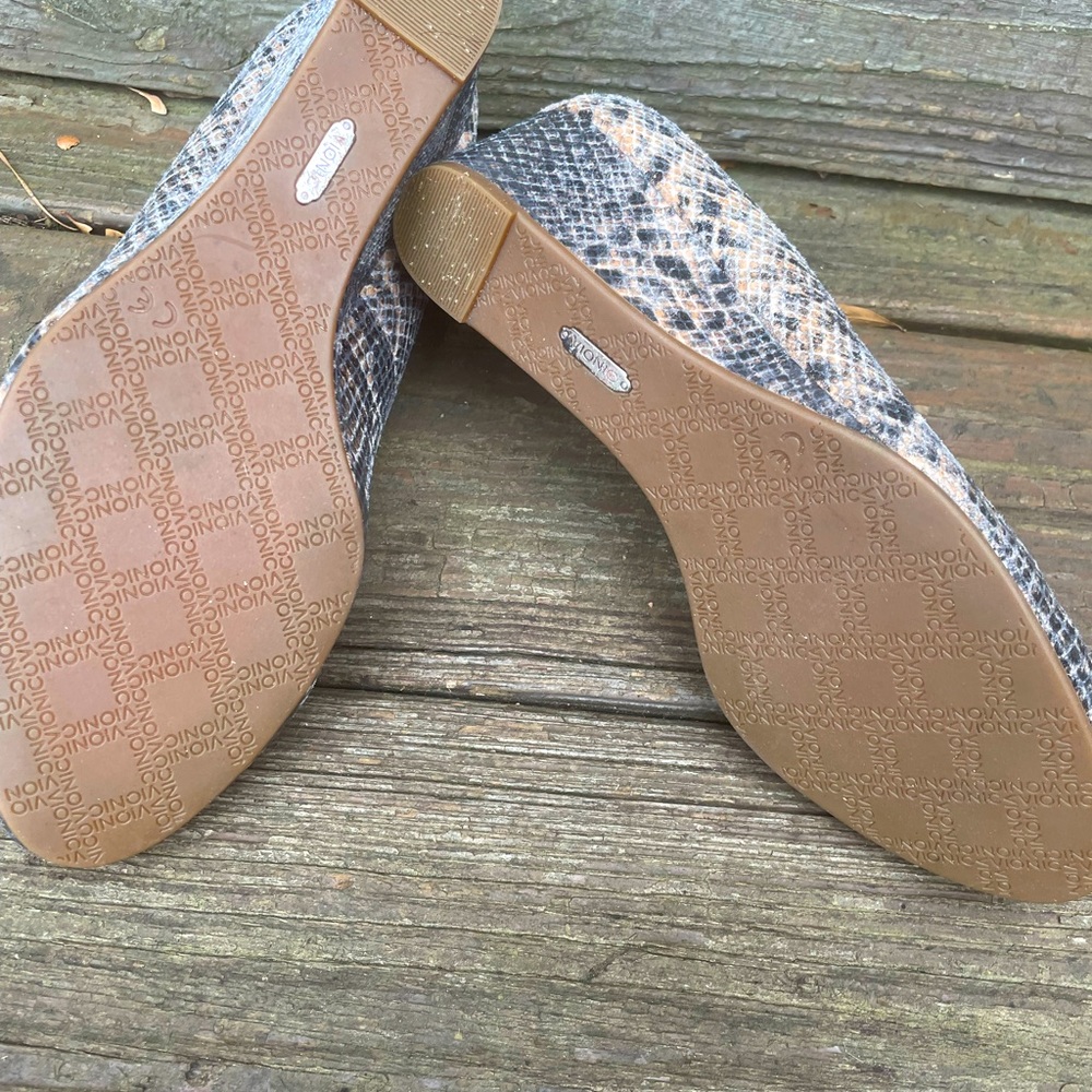 Vionic Snake Print Wedges Size 7 - image 3